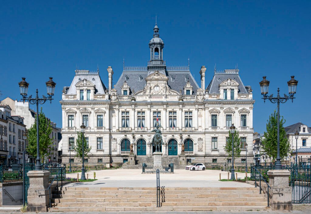Scène typique du marché immobilier à Vannes, montrant des opportunités d'achat d'appartements locatifs dans des quartiers prisés par les étudiants et les jeunes actifs.