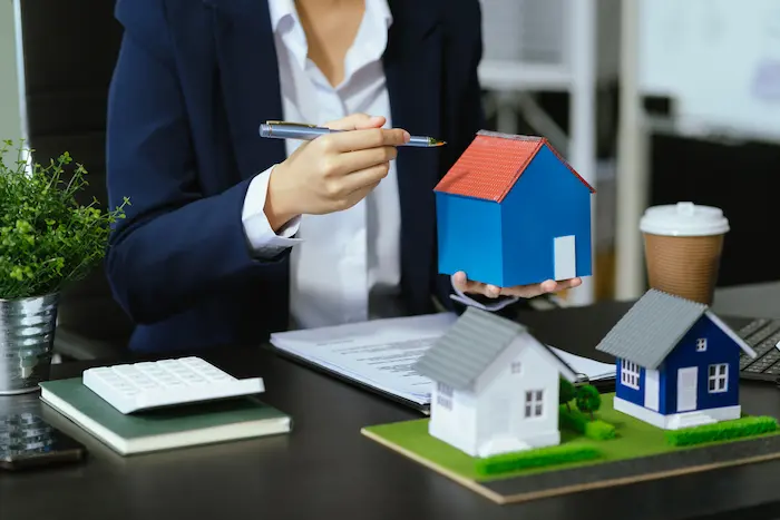 Représentation visuelle d’un montage patrimonial permettant d’optimiser la fiscalité des investisseurs SCPI expatriés via des sociétés ou assurances adaptées.