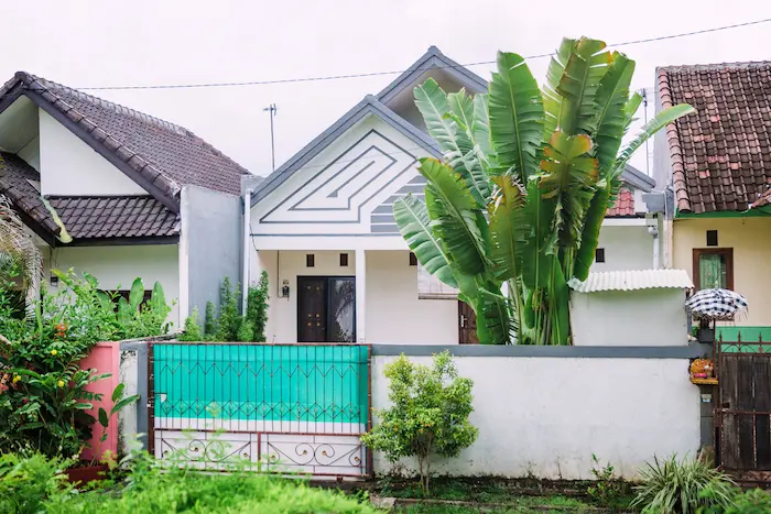 Image d'un quartier populaire de Bali, montrant l'attractivité de l'île pour les investisseurs en quête de rentabilité et de stabilité.