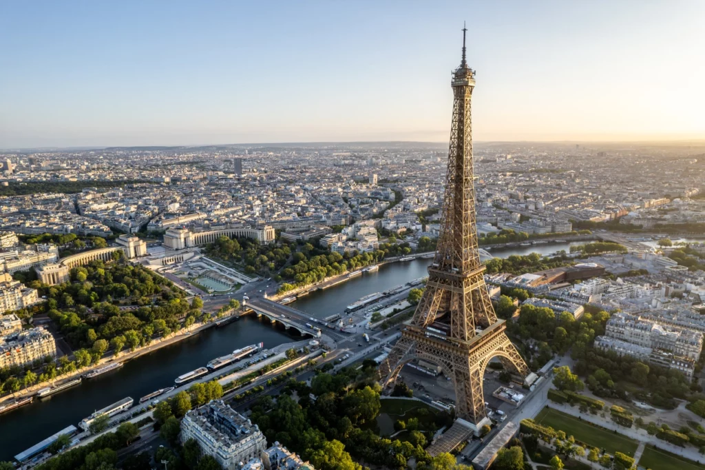 Vue aérienne sur la ville de Paris montrant le marché du logement dans la première métropole de France