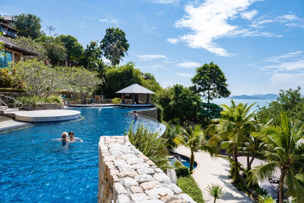 Vue aérienne d'une villa à vendre Bali avec des touristes qui occupent la villa pendant les saisons touristiques