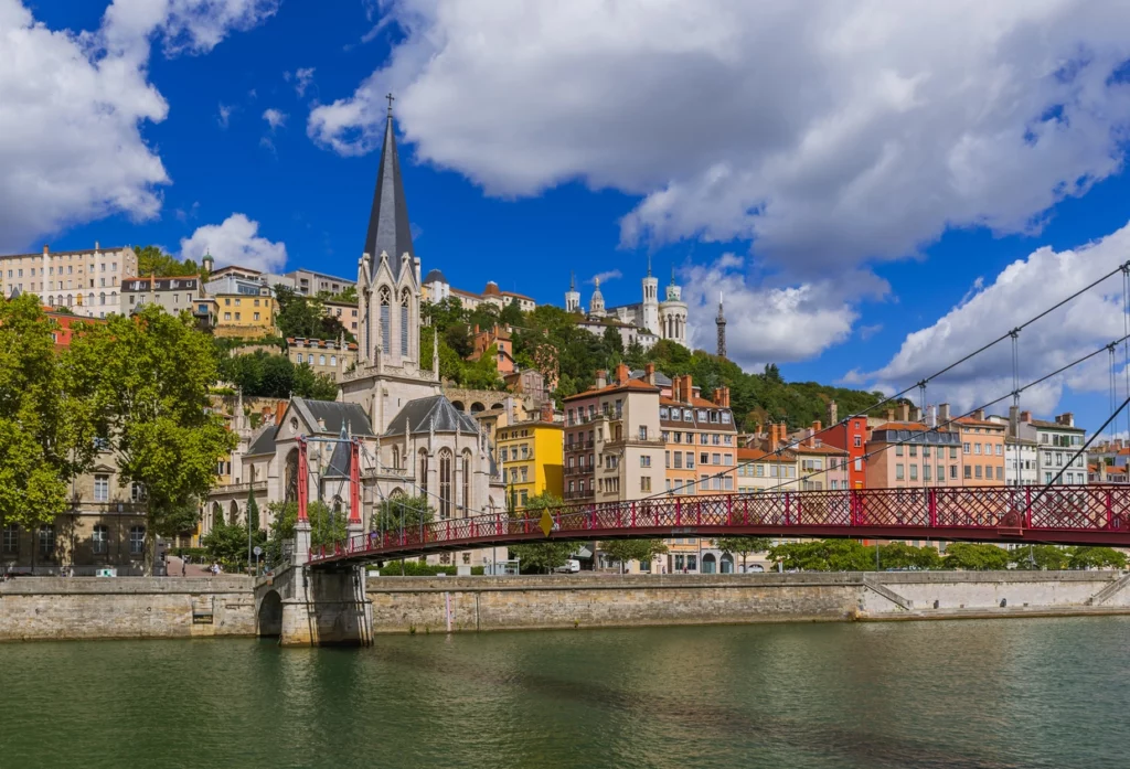 Image de la ville de Lyon et ses nombreux appartements étudiants.